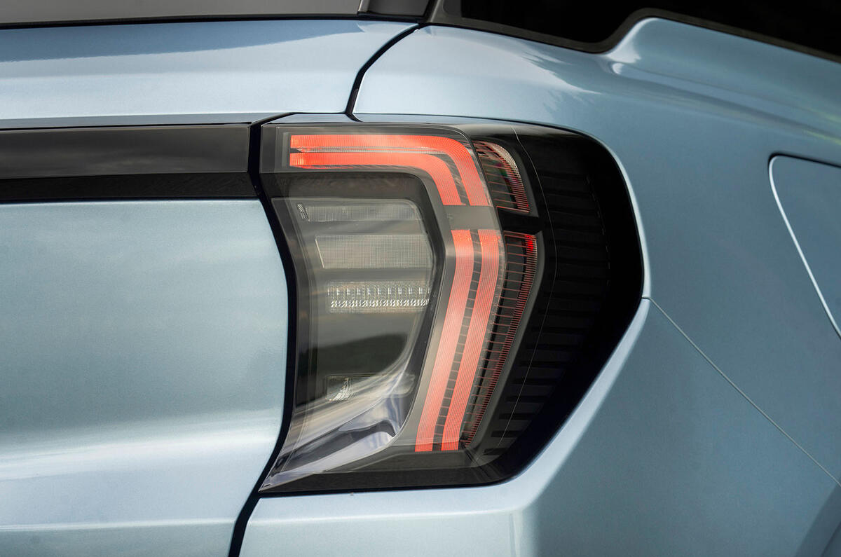 ford explorer review 2024 06 back lights ford explorer review 2024 06 back lights