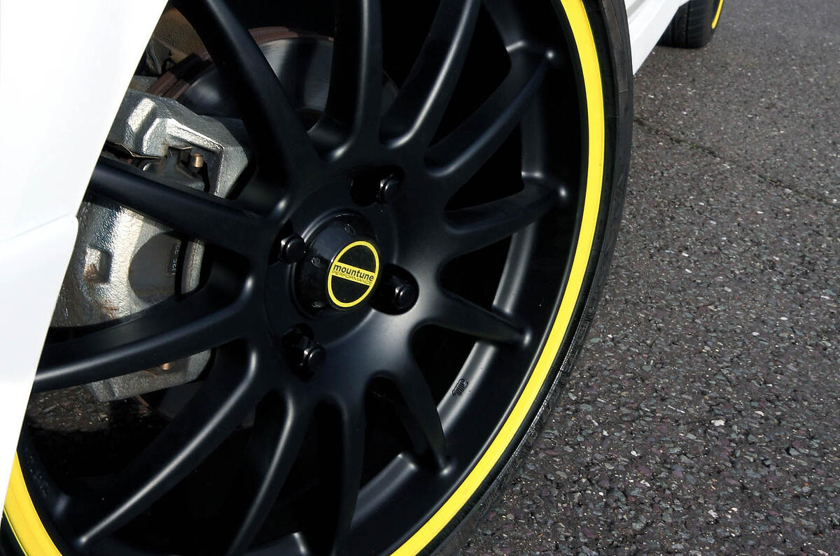 Zetec S Mountune black and yellow alloys