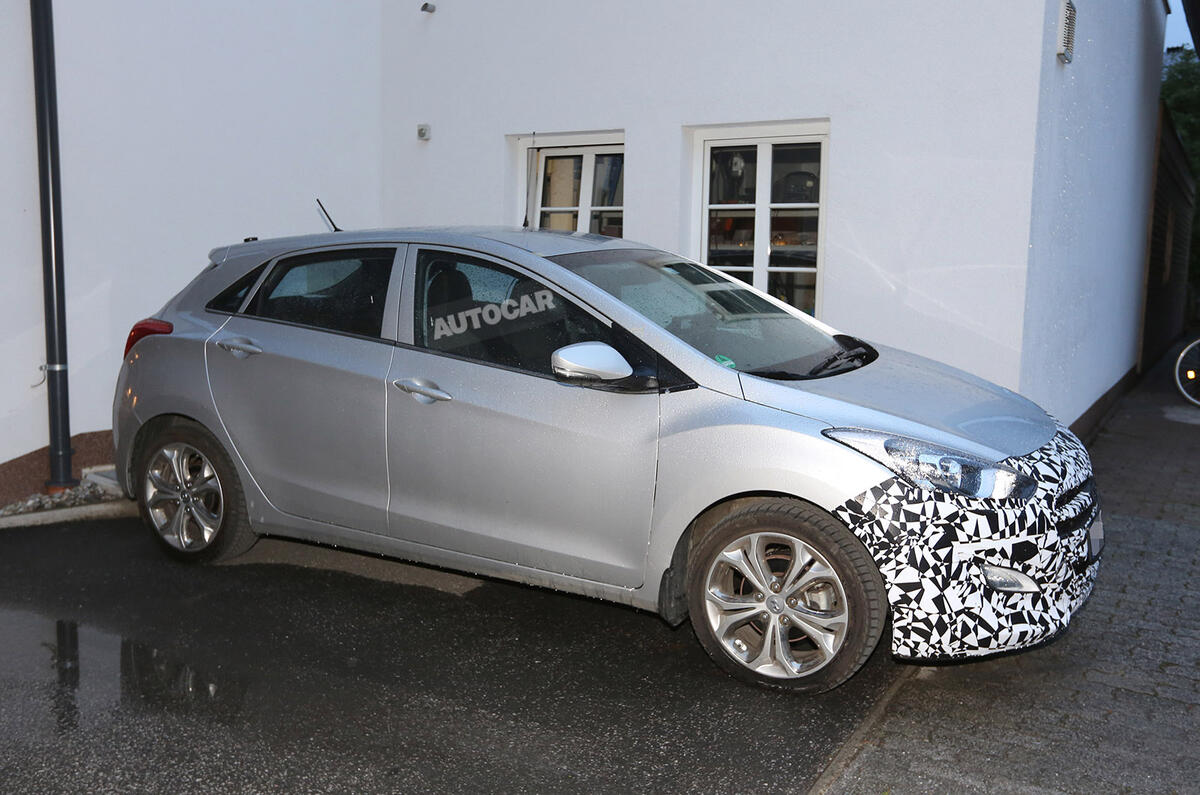 Production VW Golf R400 leads new Ford Focus RS rivals Production VW Golf R400 leads new Ford Focus RS rivals