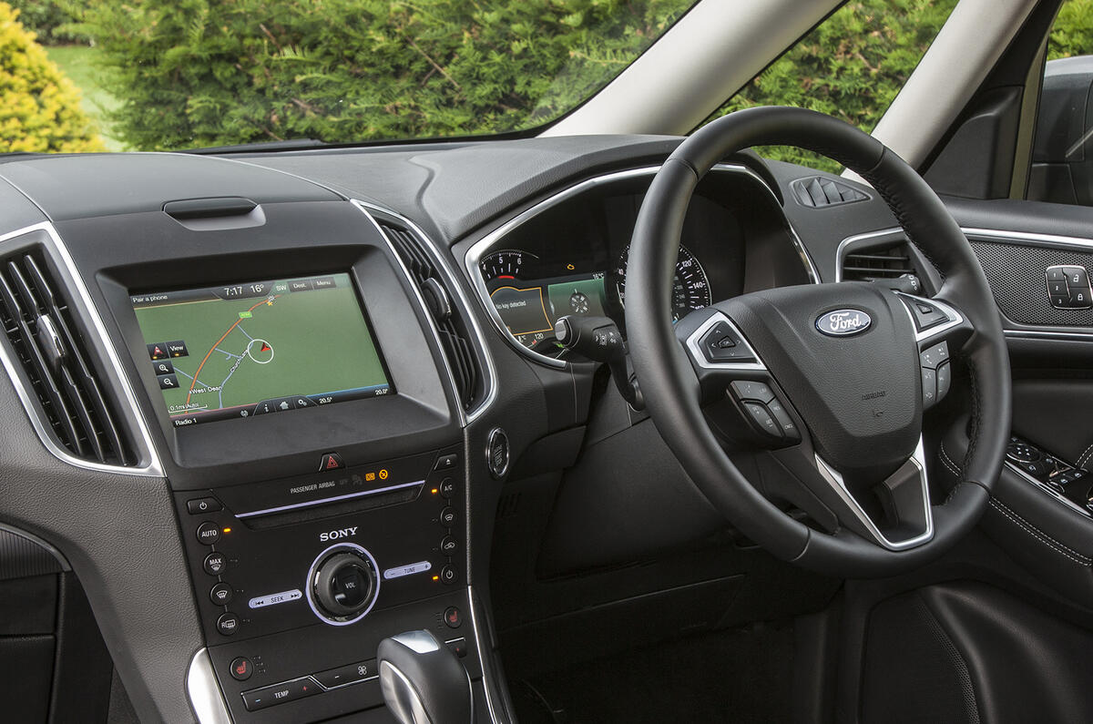 Ford Galaxy dashboard