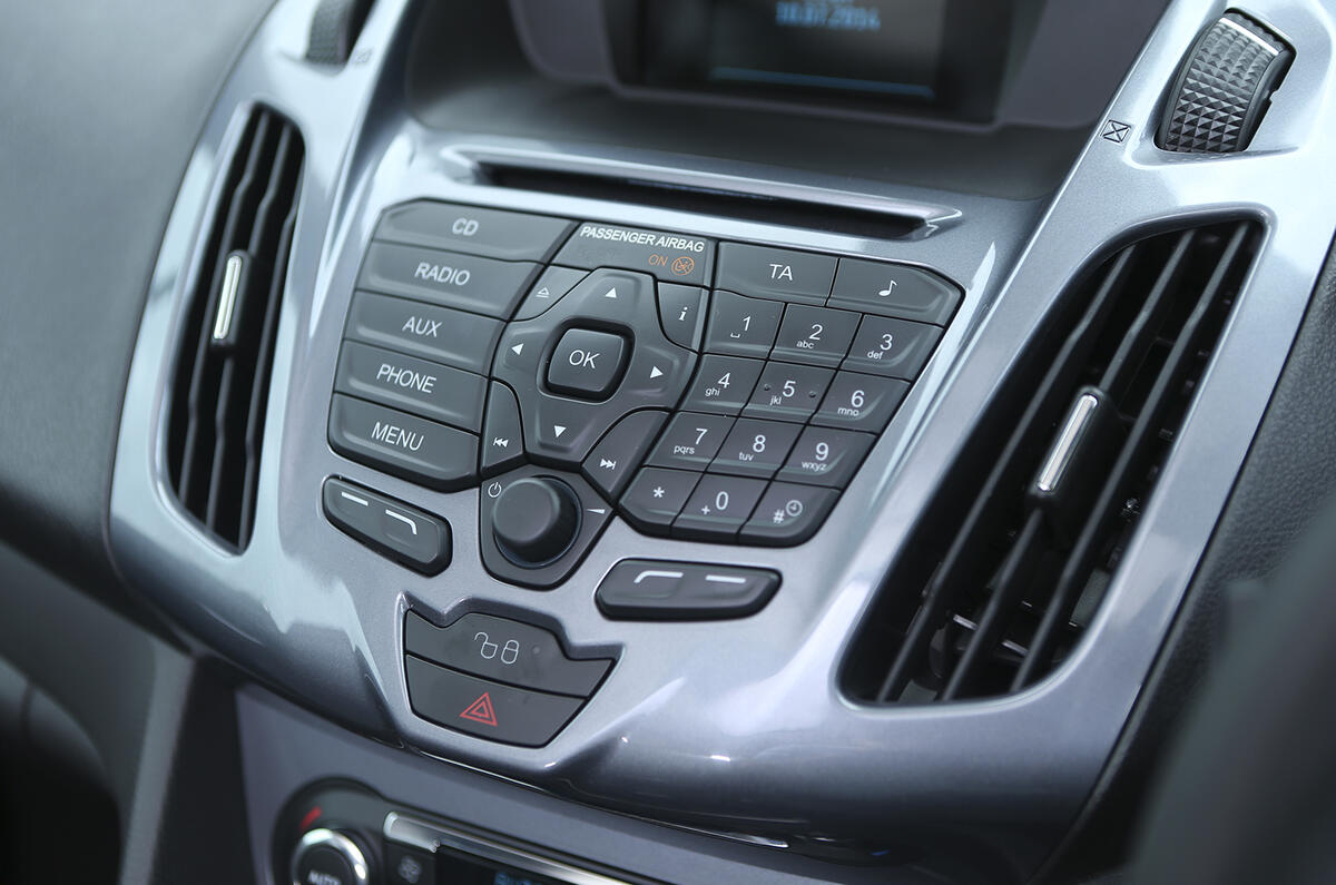 Grand Tourneo Connect infotainment controls