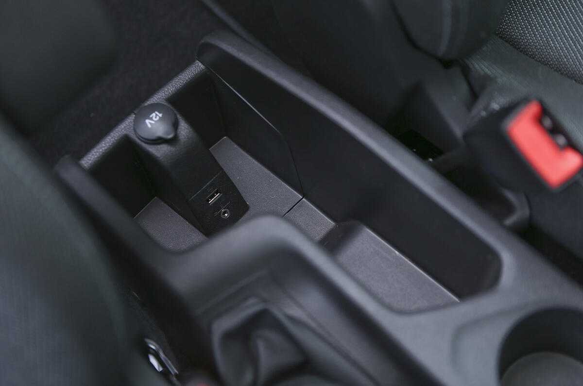 Grand Tourneo Connect multimedia port