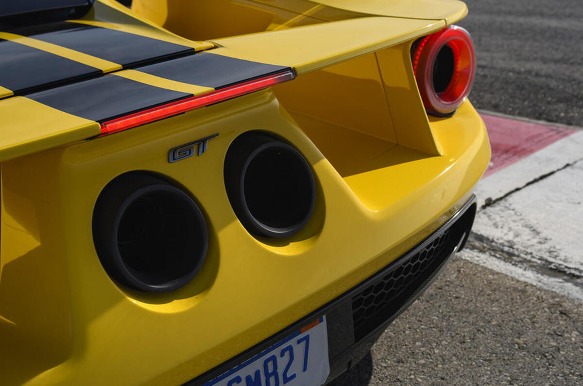 Ford GT dual exhaust