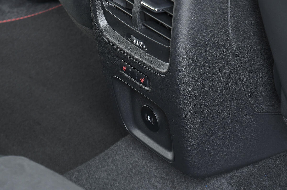 Ford Kuga hydrid S line 2024 rear air conditioning vents Ford Kuga hydrid S line 2024 rear air conditioning vents