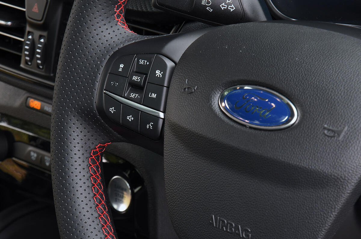 Ford Kuga hydrid S line 2024 steering wheel Ford Kuga hydrid S line 2024 steering wheel