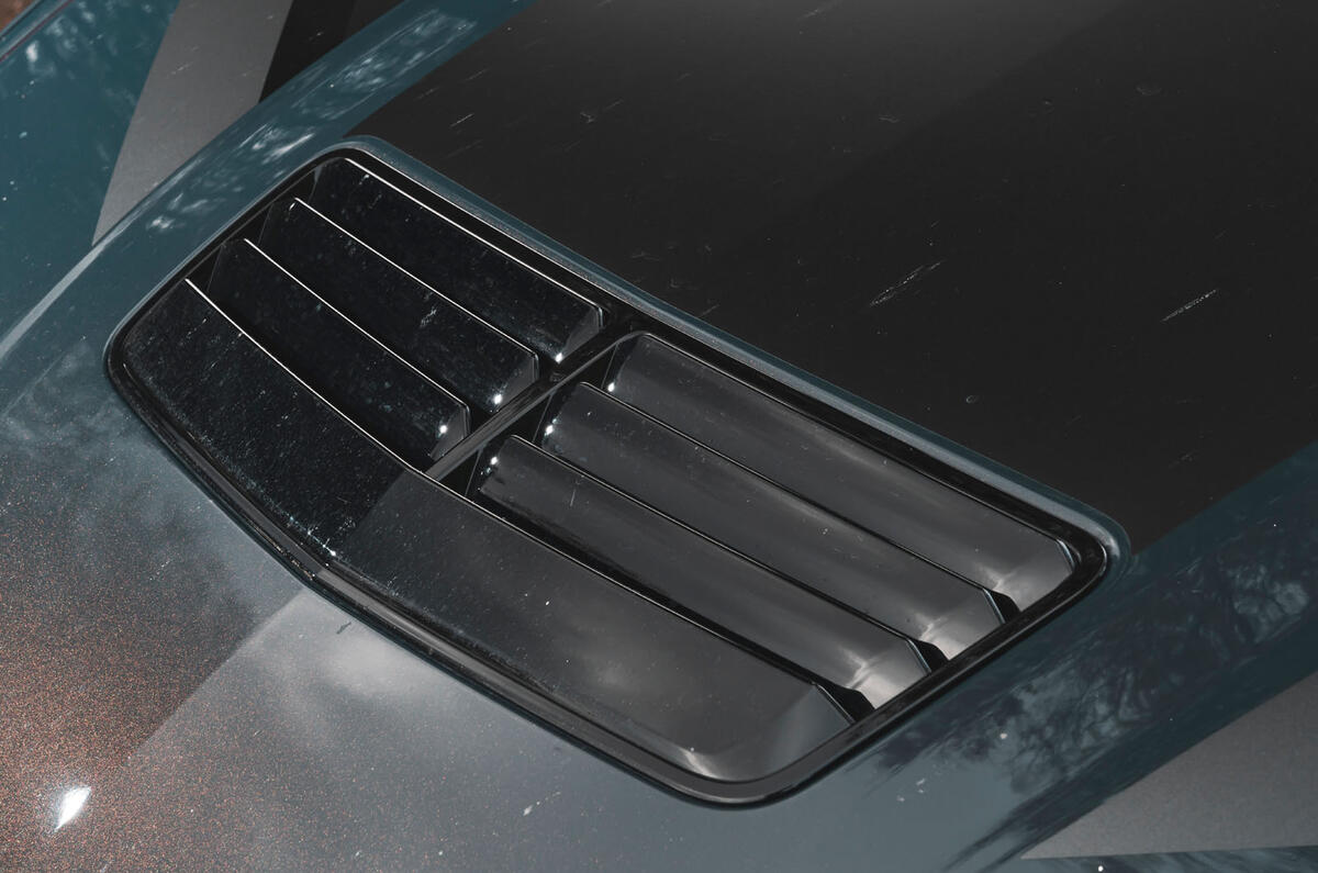 Ford Mustang Dark Horse review 2024 04 bonnet vent