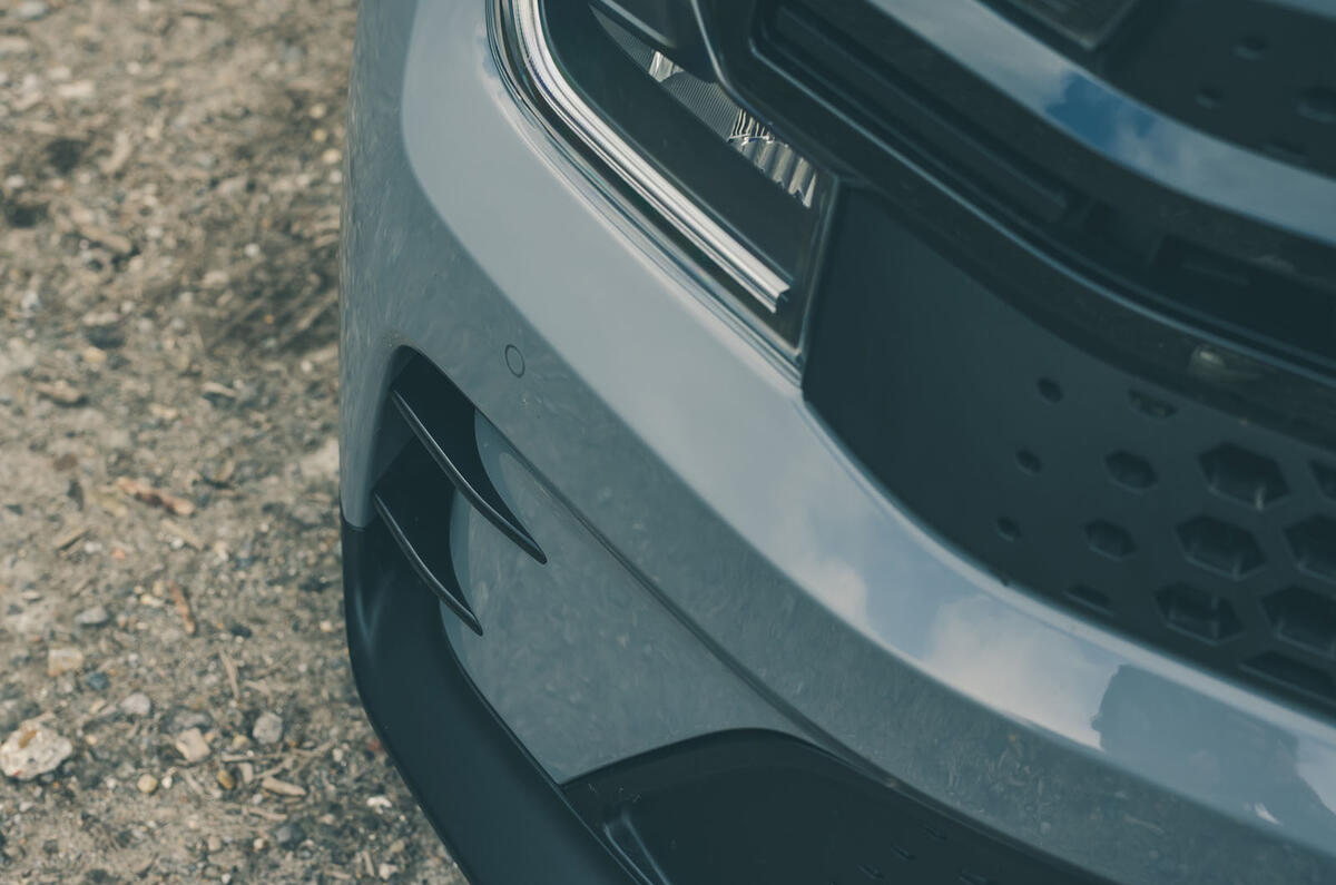 ford ranger msrt 2025 Review front bumper detail 13 ford ranger msrt 2025 Review front bumper detail 13