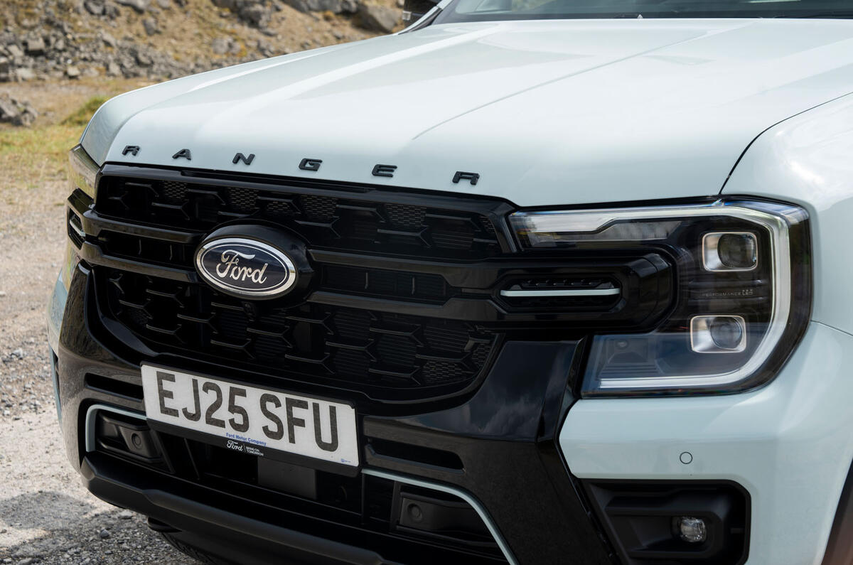 Ford Ranger PHEV review 2025 09 grill