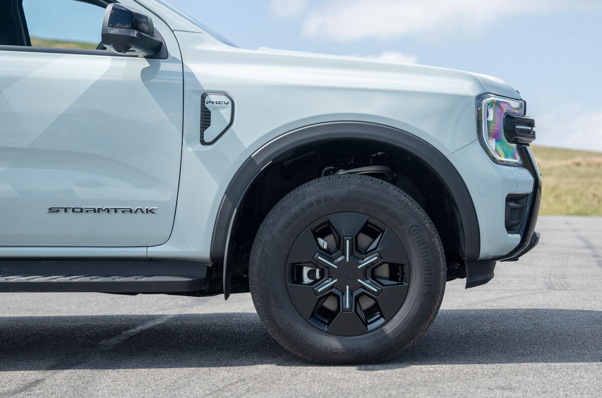 Ford Ranger PHEV review 2025 10