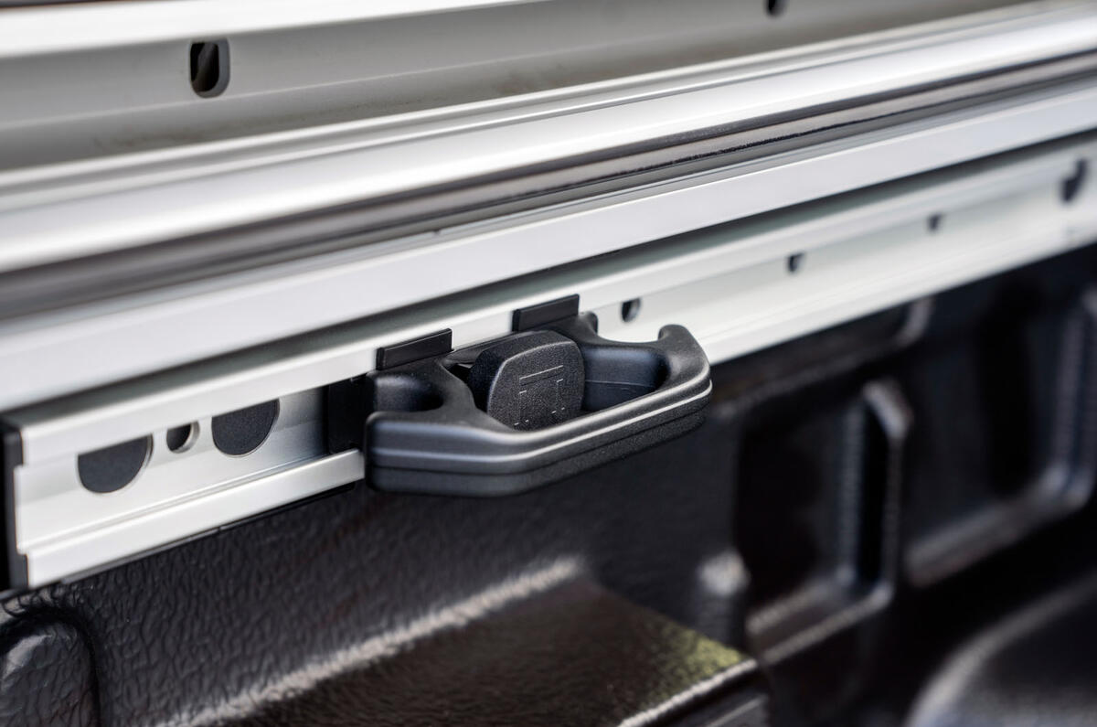 Ford Ranger PHEV review 2025 15 clamps