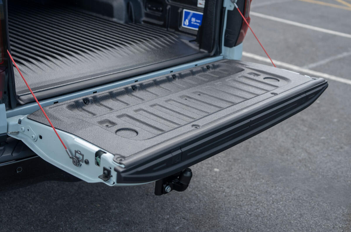 Ford Ranger PHEV review 2025 17 tailgate