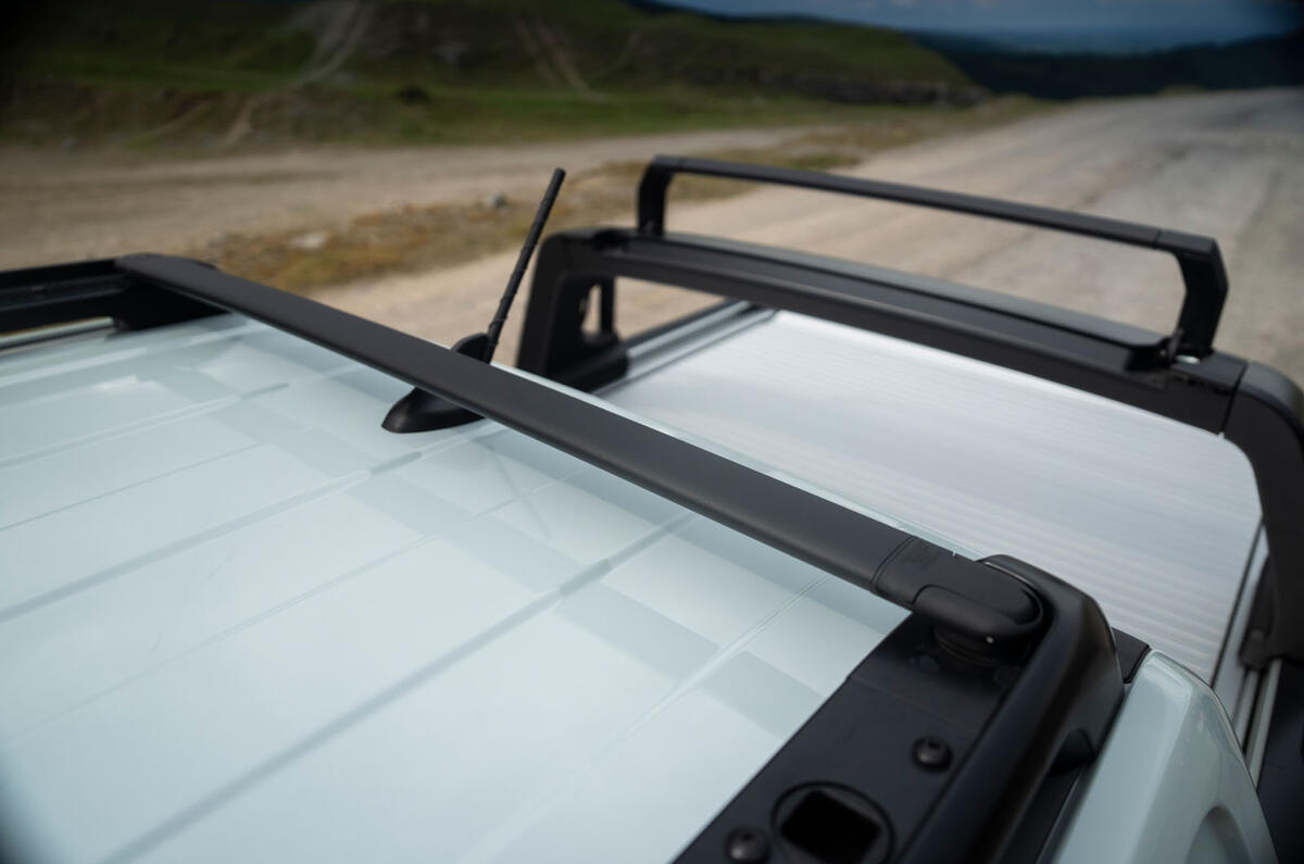 Ford Ranger PHEV review 2025 24 roof bars