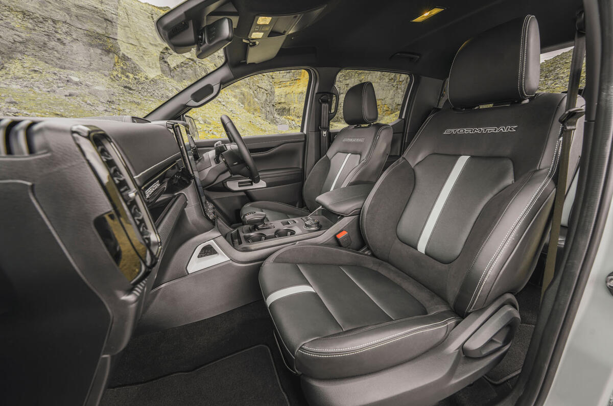 Ford Ranger PHEV review 2025 31 front seats