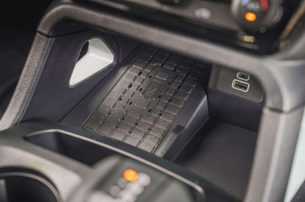 Ford Ranger PHEV review 2025 38 storage