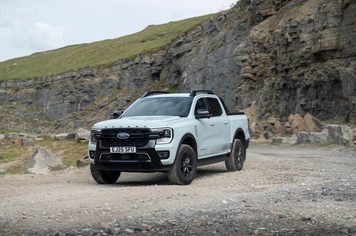 Ford Ranger PHEV review 2025 41 front cornering