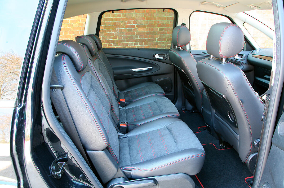 The middle row of seats slide fore and aft for optimum leg room Ford S-Max middle row seats