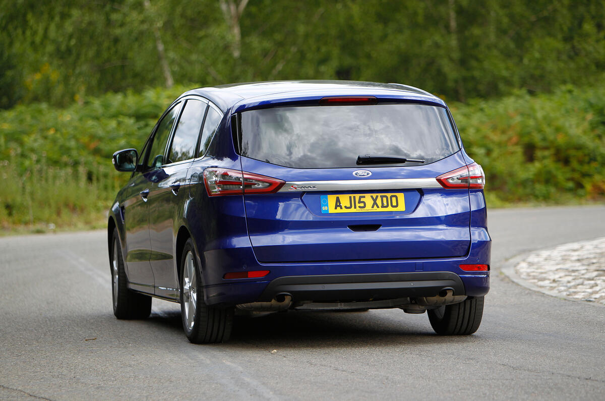 Ford S-Max rear cornering