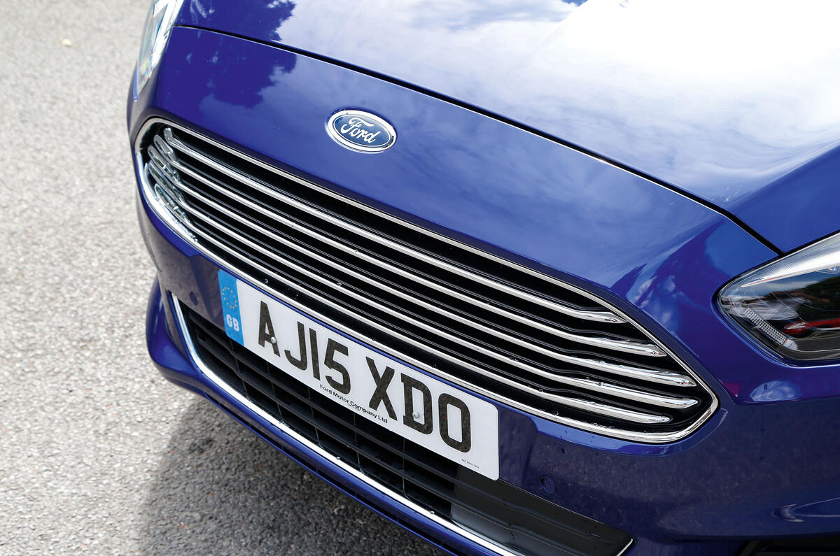 Ford S-Max chrome front grille