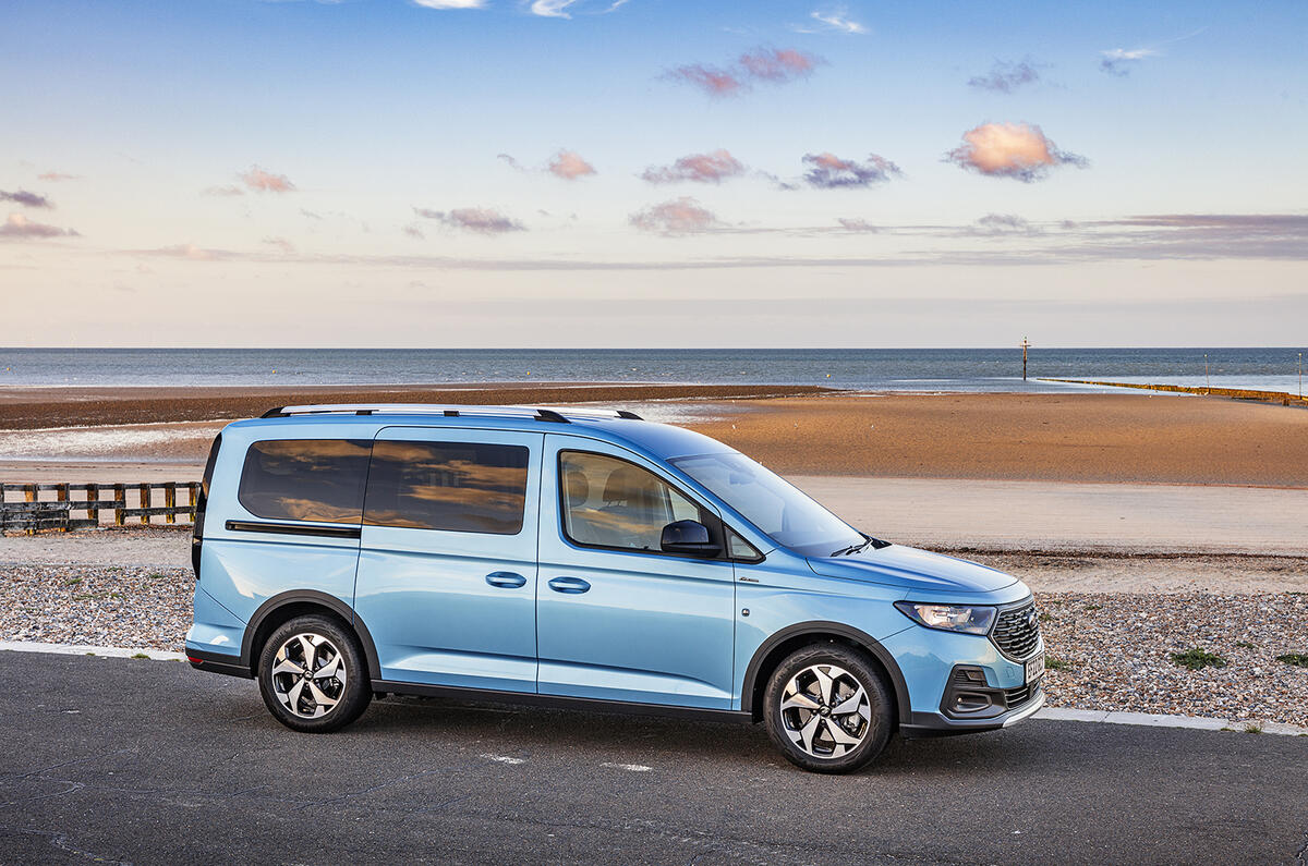 ford tourneo 48 side still ford tourneo 48 side still