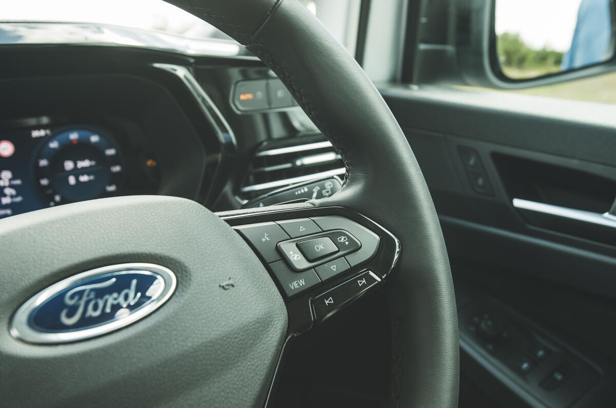Ford Tourneo Connect avis 2025 013 