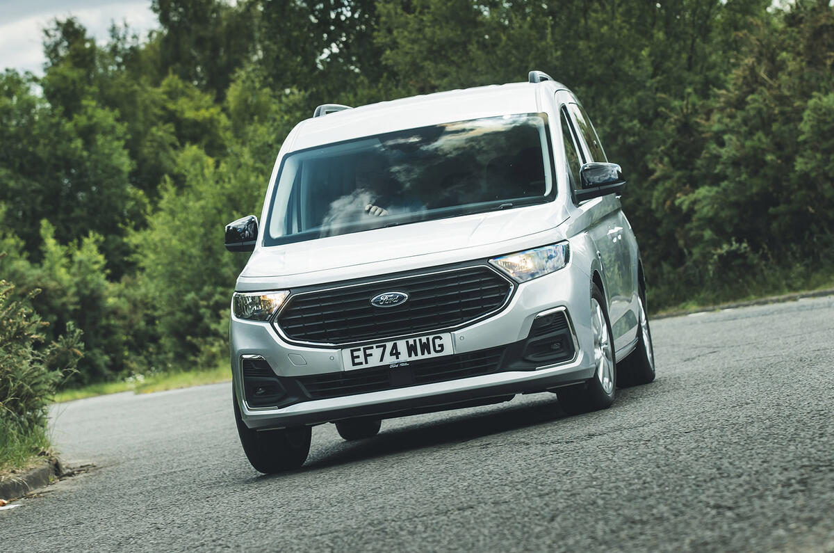 Ford Tourneo Connect - compte rendu 2025 025 - virage avant