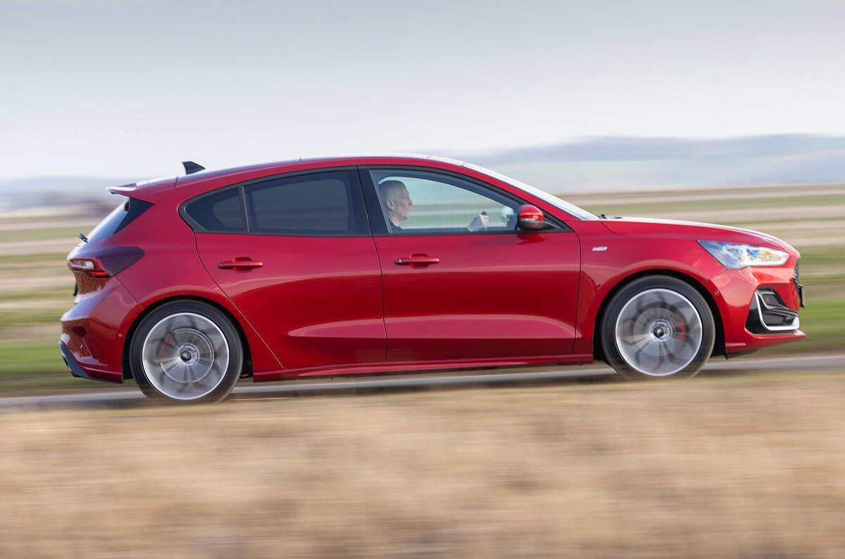 Ford Focus review side tracking Ford Focus review side tracking