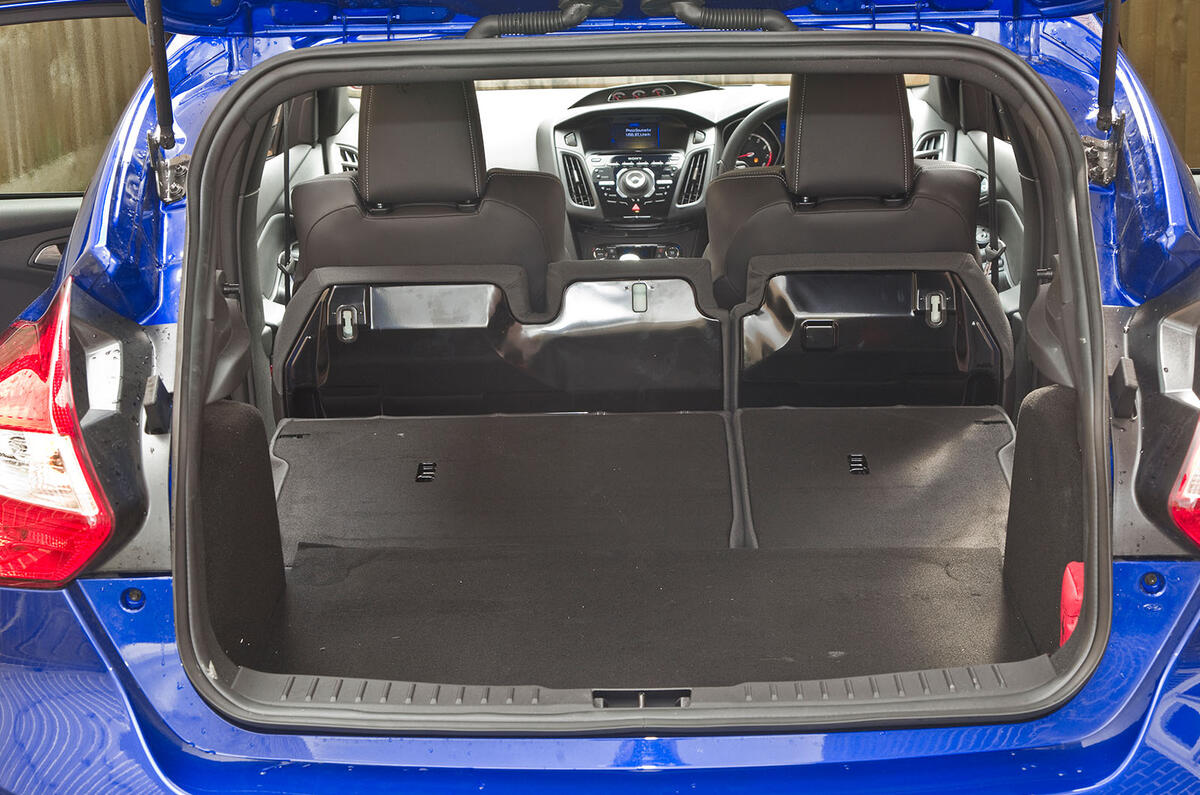 Ford Focus ST boot Ford Focus ST boot