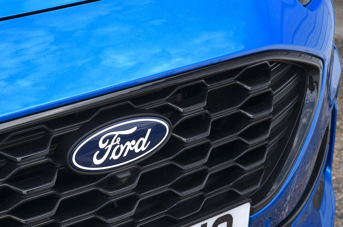 Ford Puma grille