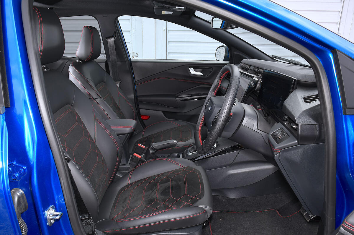 Ford Puma interior side