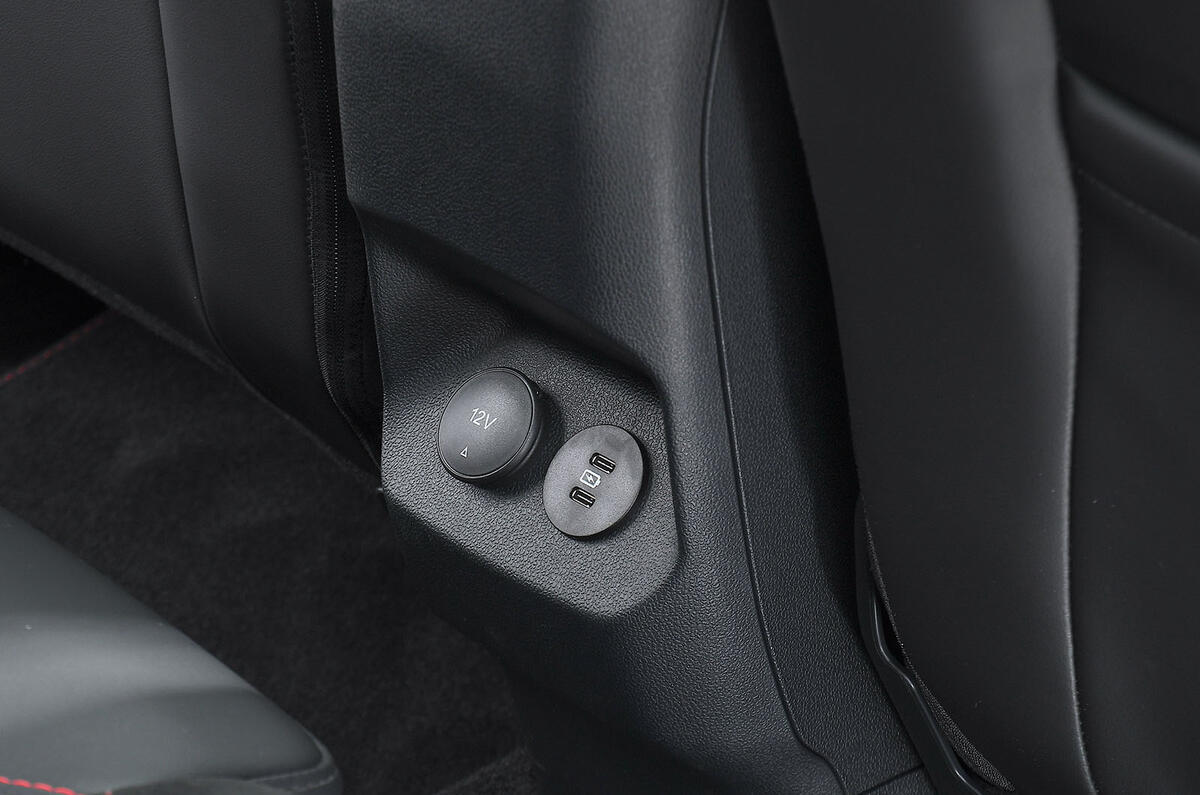 Ford Puma sockets