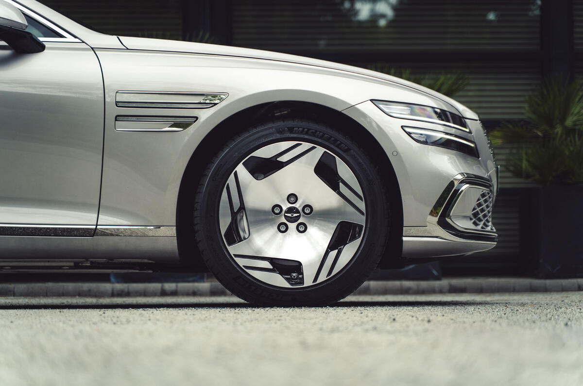 Genesis Electrified G80 avis 003 roue