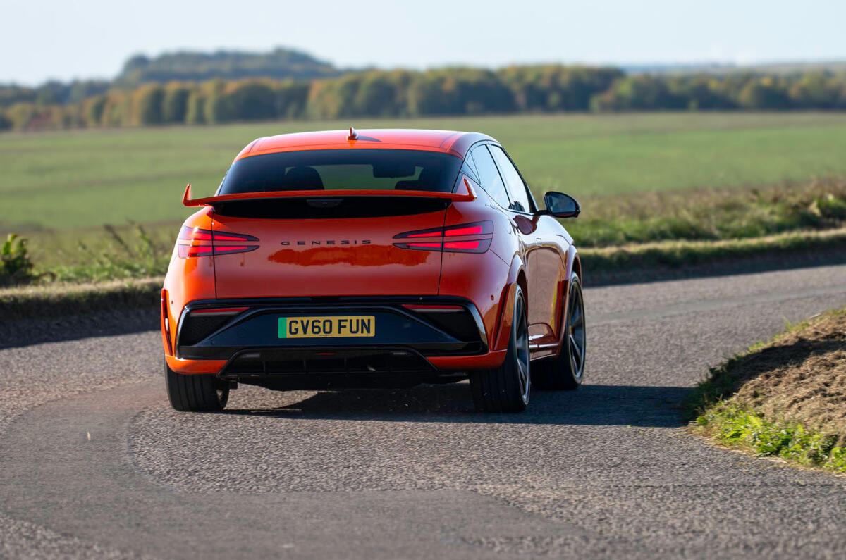 Genesis GV6 Magma review 2026 027