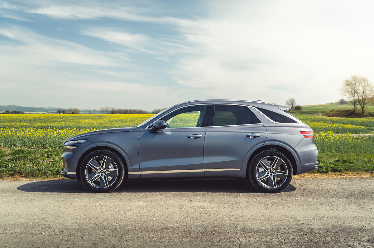 genesis gv70 electrified 009 genesis gv70 electrified 009