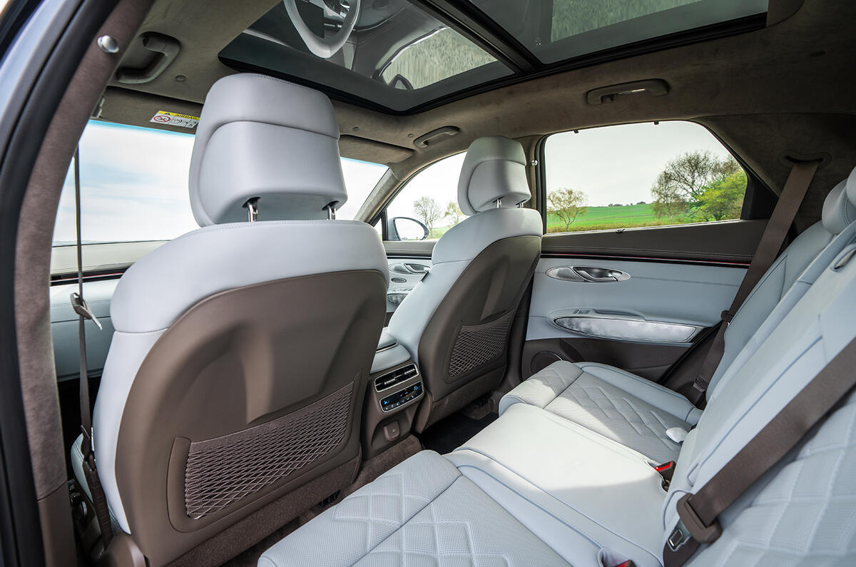 genesis gv70 electrified 012 genesis gv70 electrified 012