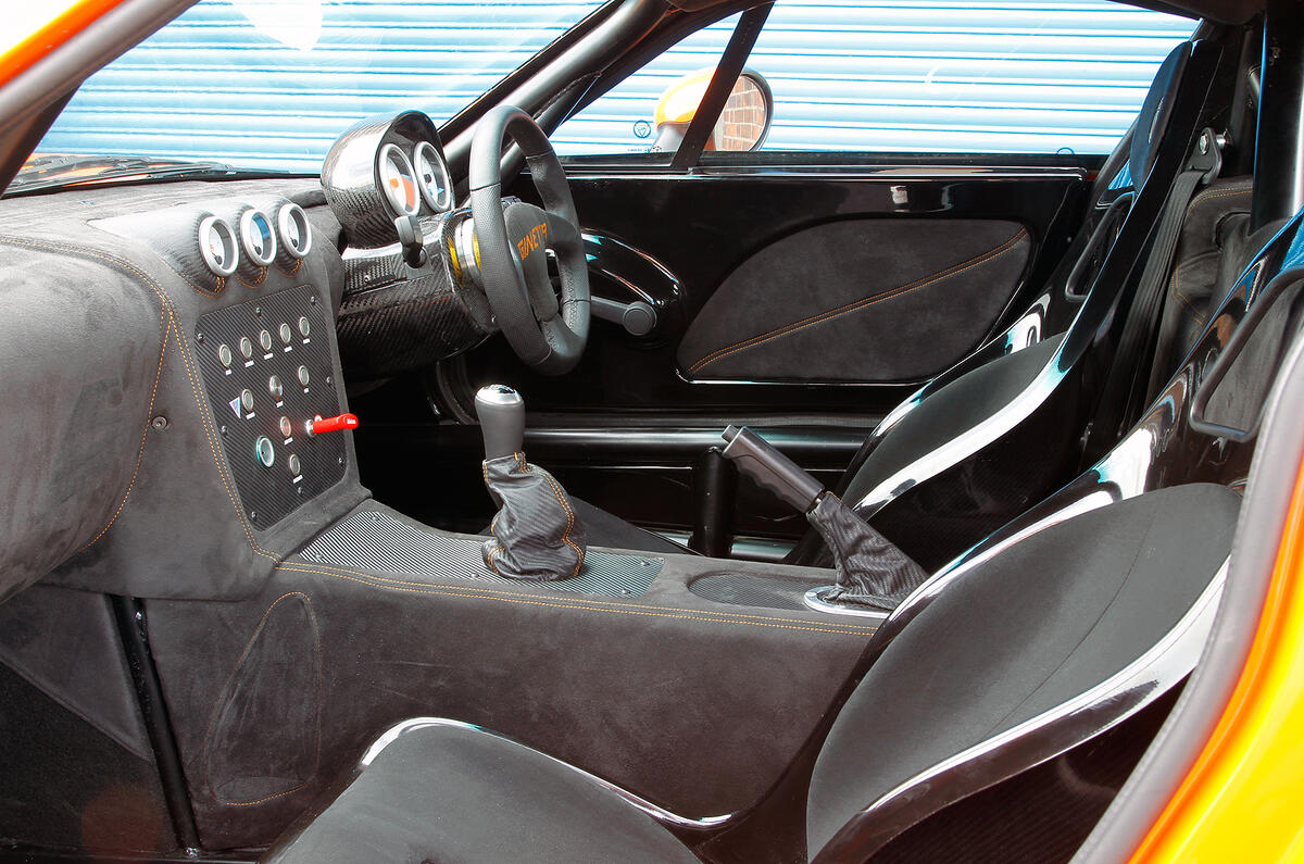 Ginetta G40 interior