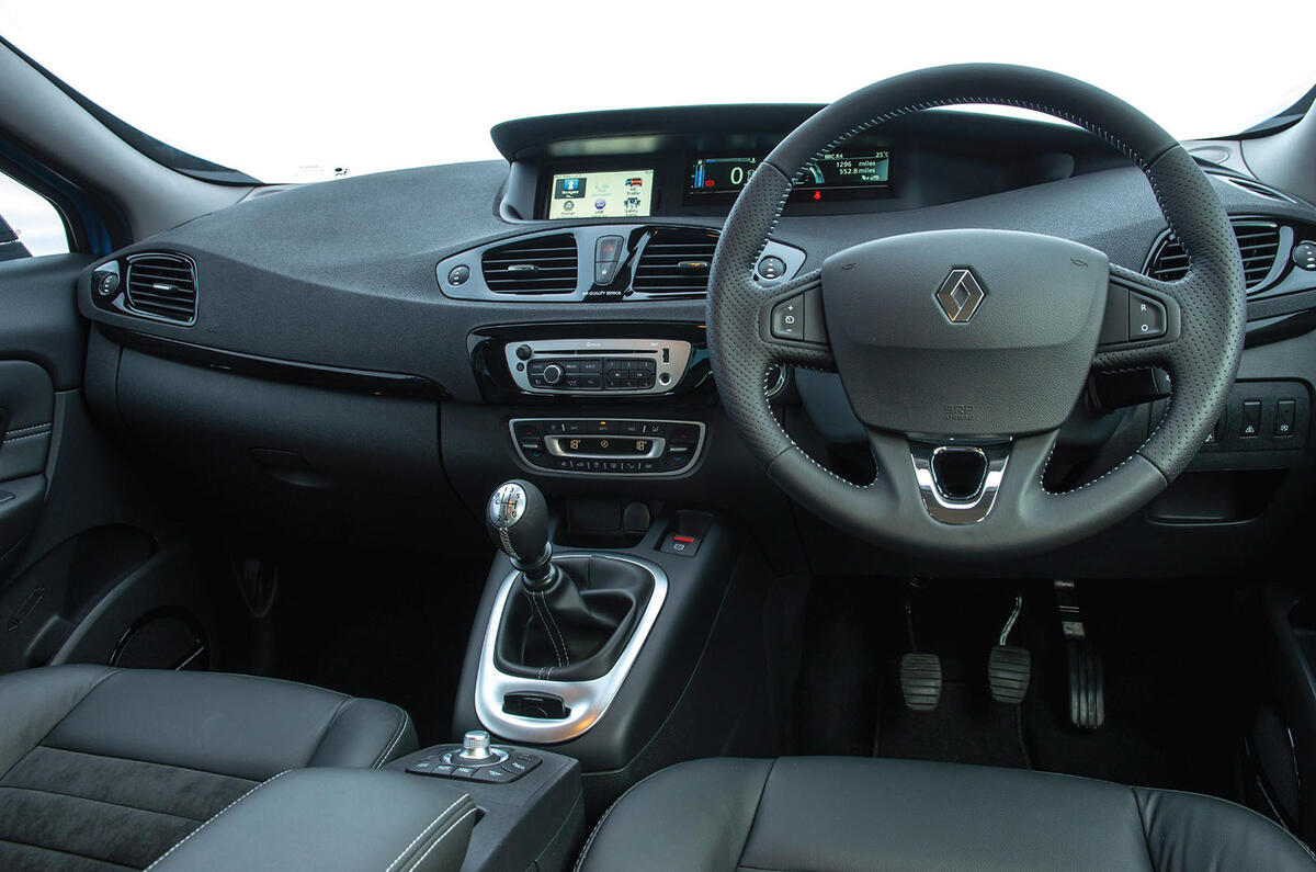 Renault Grand Scenic dashboard