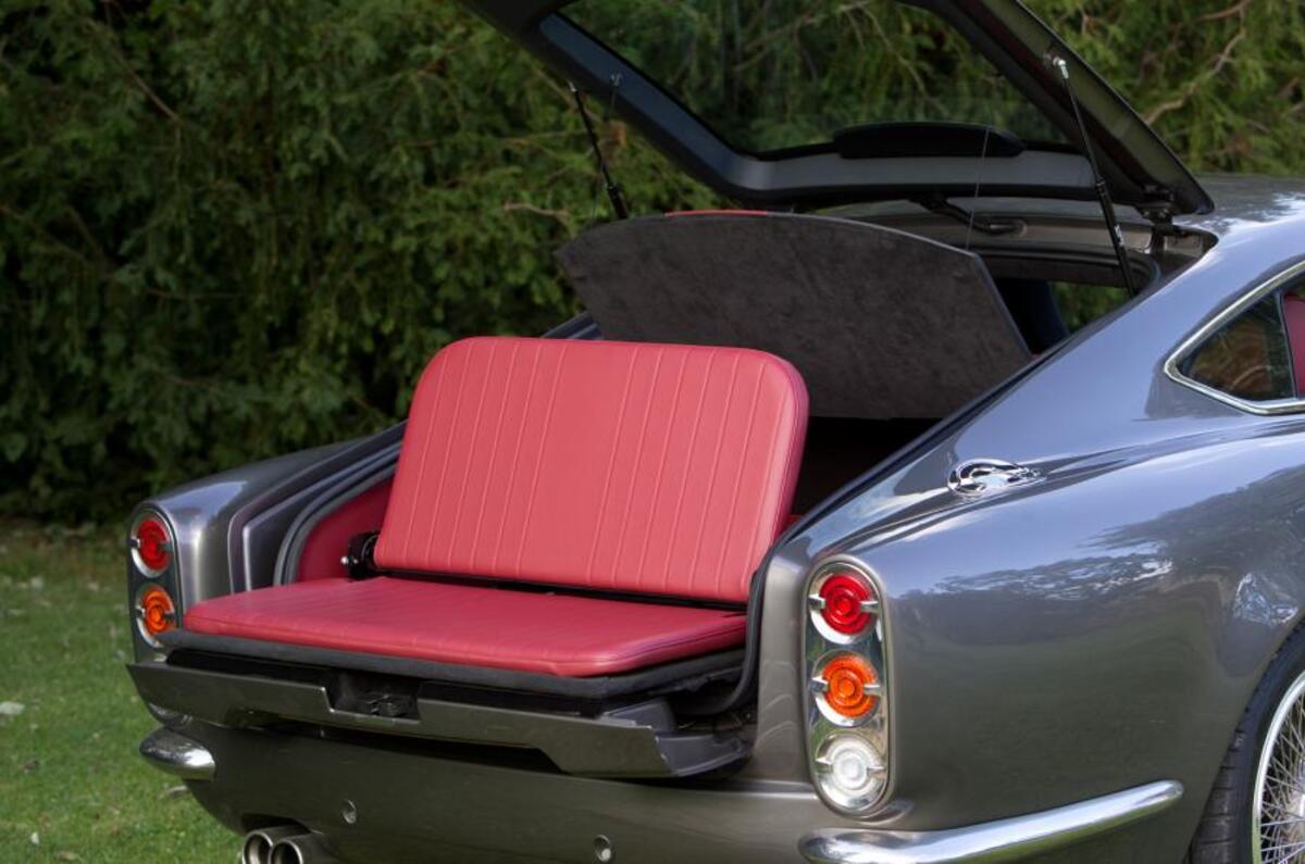 Speedback GT folding seat