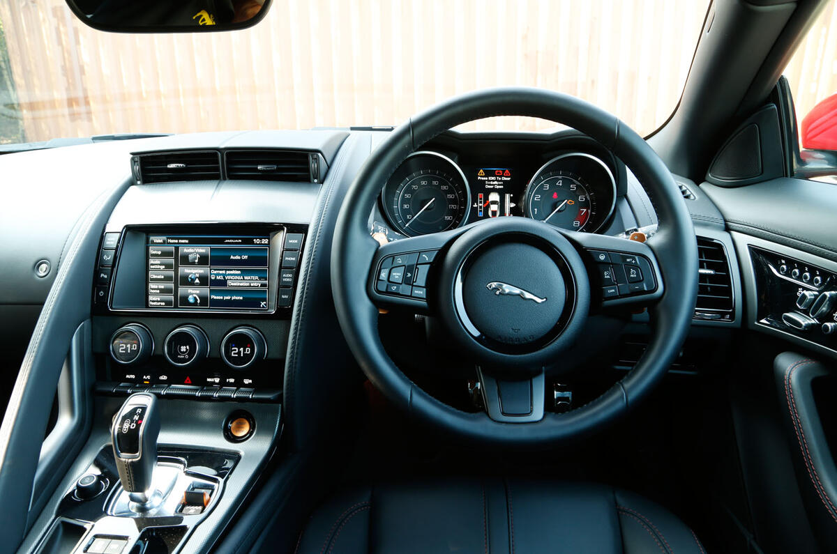 Comparison: Porsche Cayman GTS versus Jaguar F-type coupe Comparison: Porsche Cayman GTS versus Jaguar F-type coupe