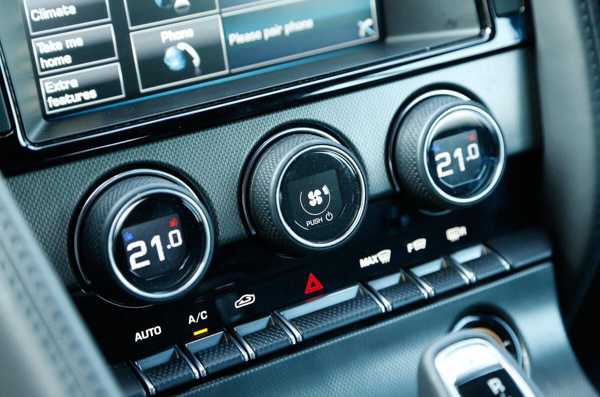 Comparison: Porsche Cayman GTS versus Jaguar F-type coupe Comparison: Porsche Cayman GTS versus Jaguar F-type coupe