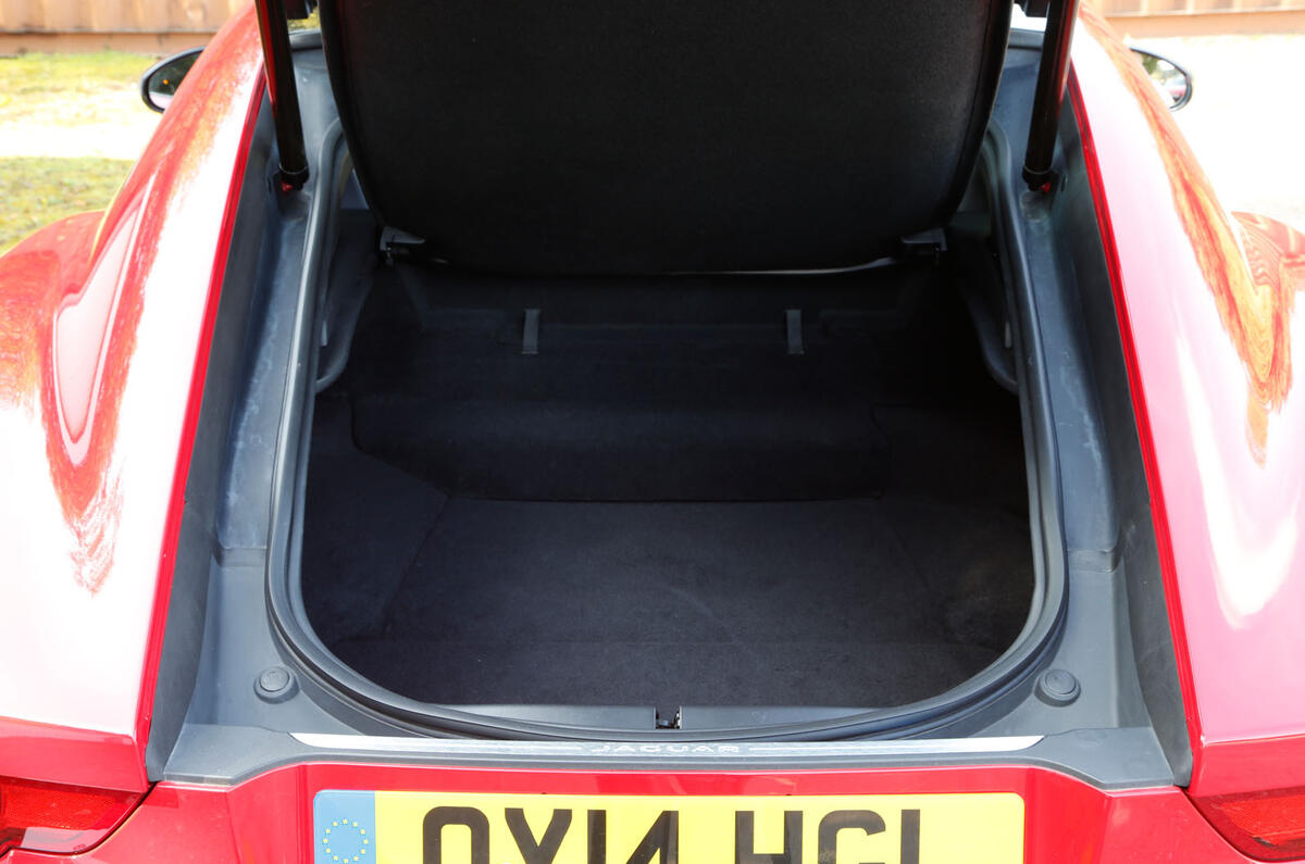 Comparison: Porsche Cayman GTS versus Jaguar F-type coupe Comparison: Porsche Cayman GTS versus Jaguar F-type coupe