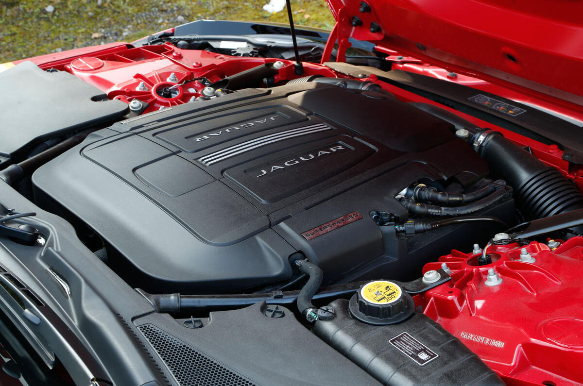 Comparison: Porsche Cayman GTS versus Jaguar F-type coupe Comparison: Porsche Cayman GTS versus Jaguar F-type coupe