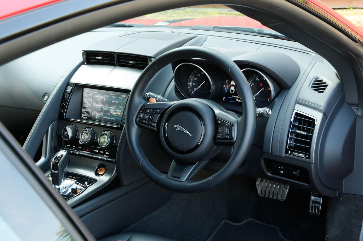 Comparison: Porsche Cayman GTS versus Jaguar F-type coupe Comparison: Porsche Cayman GTS versus Jaguar F-type coupe