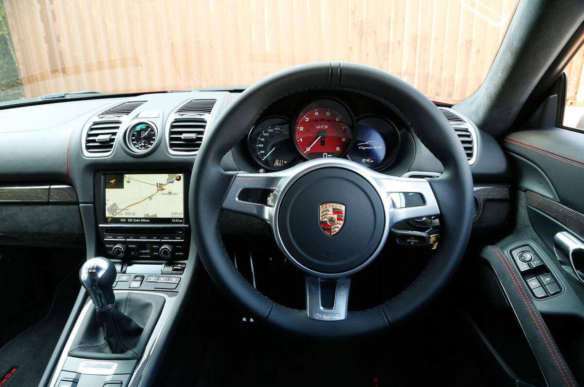 Comparison: Porsche Cayman GTS versus Jaguar F-type coupe Comparison: Porsche Cayman GTS versus Jaguar F-type coupe