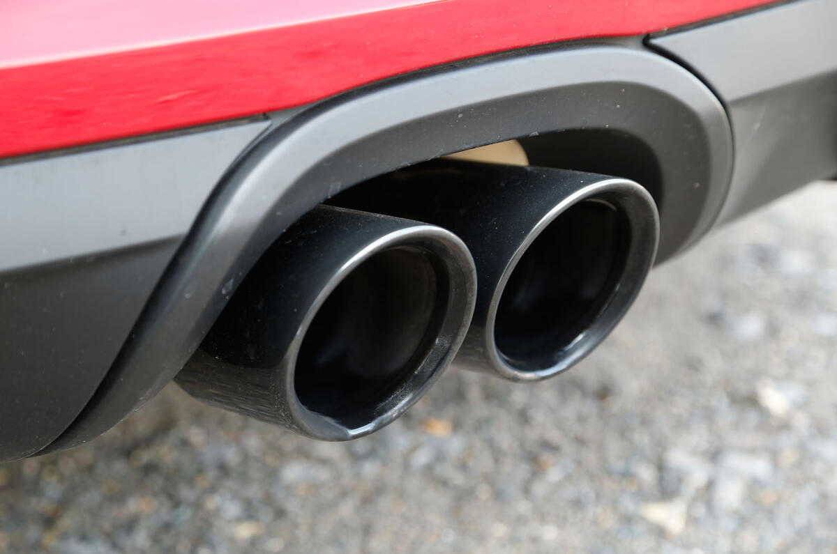 Comparison: Porsche Cayman GTS versus Jaguar F-type coupe Comparison: Porsche Cayman GTS versus Jaguar F-type coupe