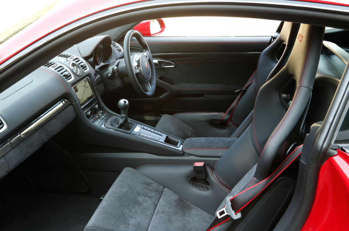 Comparison: Porsche Cayman GTS versus Jaguar F-type coupe Comparison: Porsche Cayman GTS versus Jaguar F-type coupe