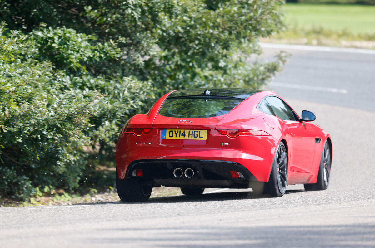 Comparison: Porsche Cayman GTS versus Jaguar F-type coupe Comparison: Porsche Cayman GTS versus Jaguar F-type coupe