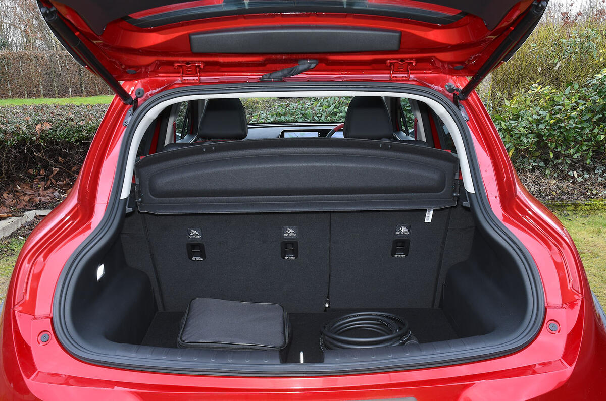 GWM Ora 03 GT   boot with charging cable