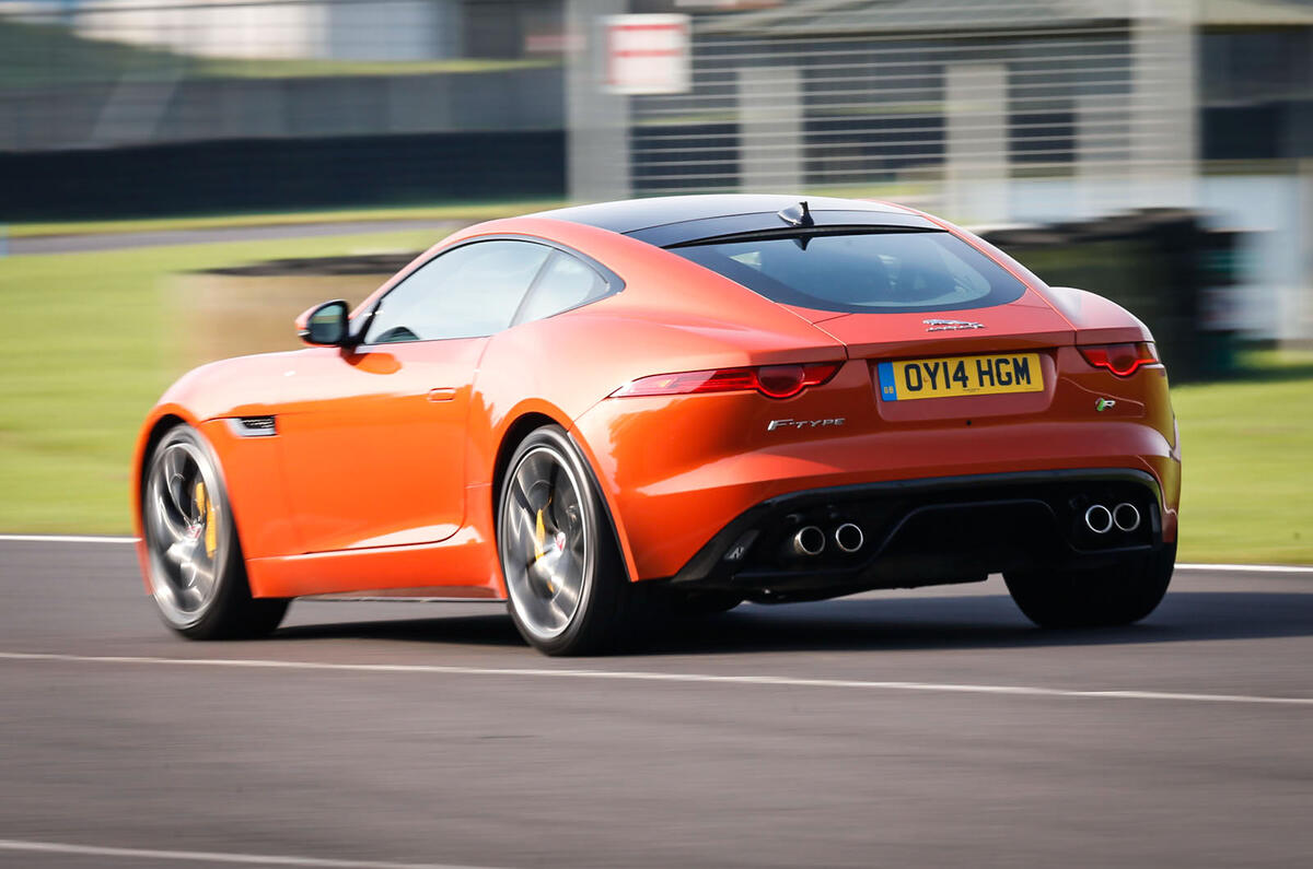 Britain’s Best Driver’s Car 2014 - the V8 muscle cars Britain’s Best Driver’s Car 2014 - the V8 muscle cars
