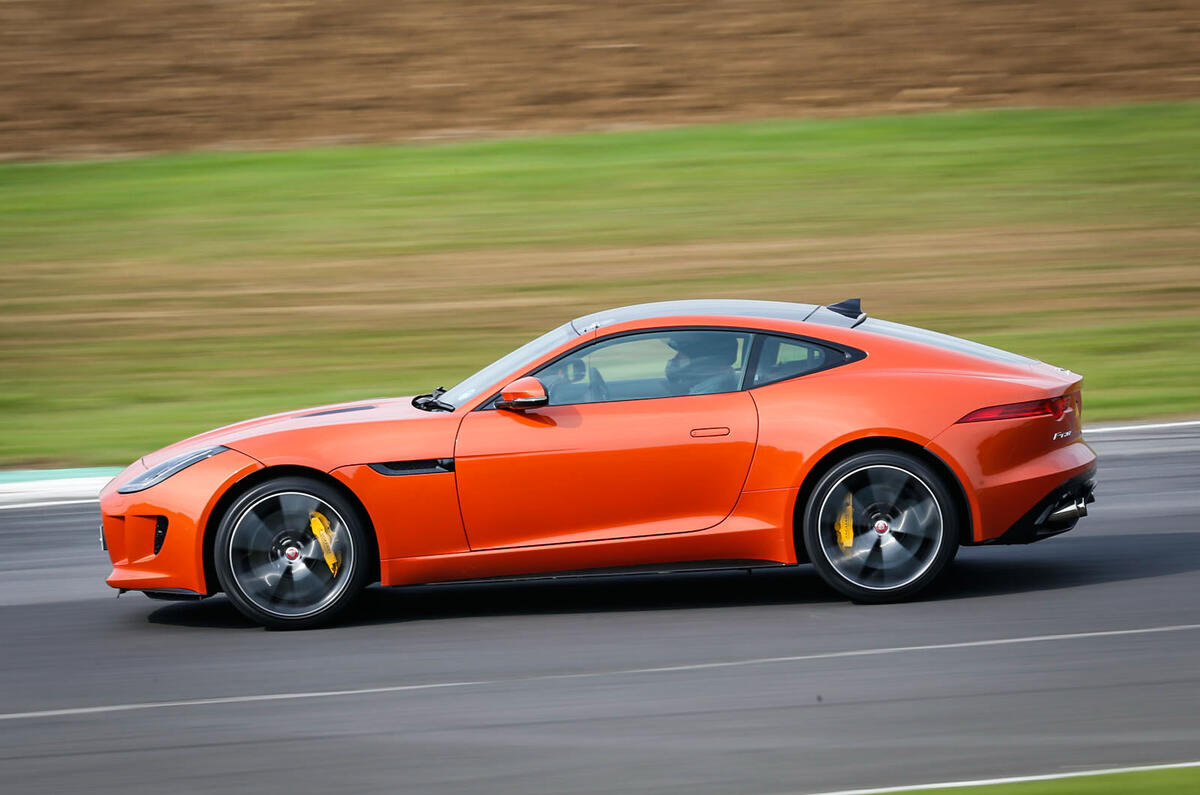 Britain’s Best Driver’s Car 2014 - the V8 muscle cars Britain’s Best Driver’s Car 2014 - the V8 muscle cars