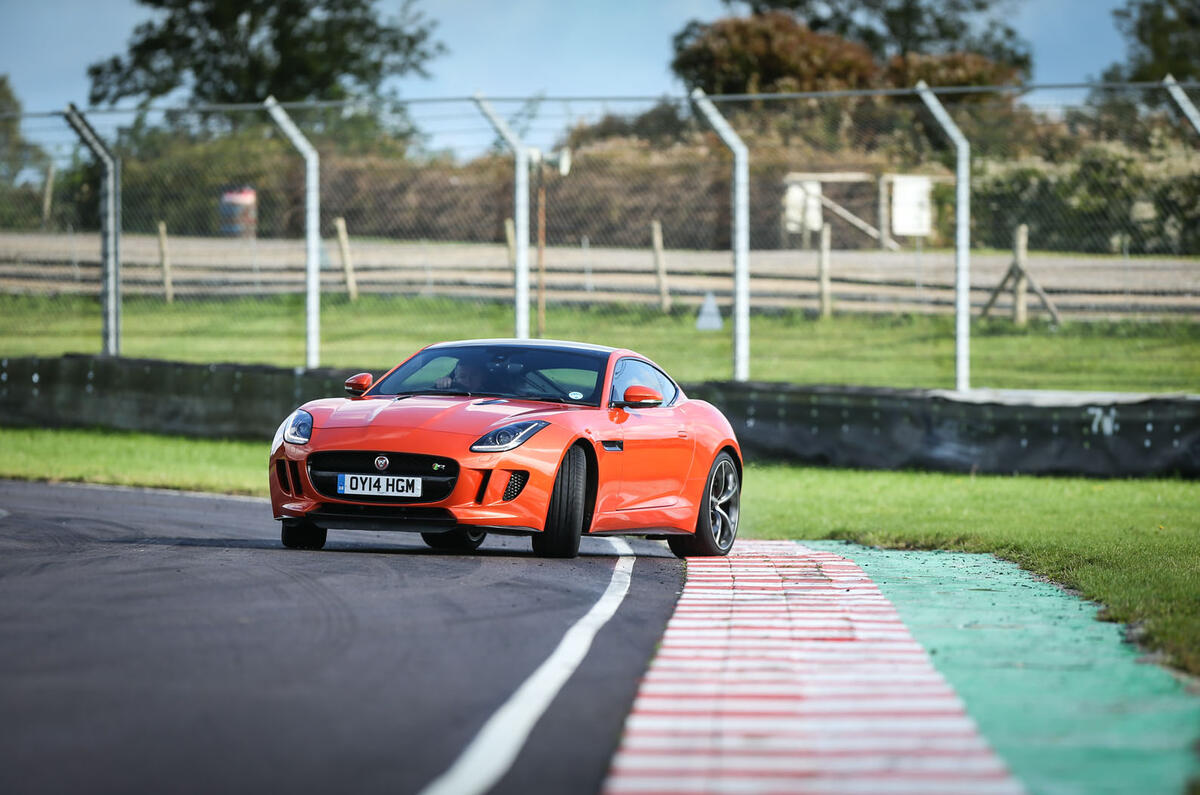 Britain’s Best Driver’s Car 2014 - the V8 muscle cars Britain’s Best Driver’s Car 2014 - the V8 muscle cars